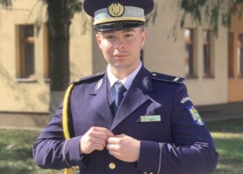 Polițistul de frontieră acuzat în dosarul șpăgii cu „drum la ATM” rămâne în arest