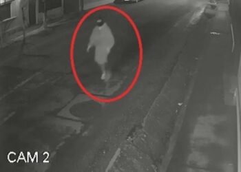 Tânărul de 19 ani acuzat că a atacat cu secera un bătrân de 84 de ani rămâne în arest preventiv