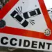 Impact violent între o mașină și un autocar între Tinăud și Groși: două persoane au ajuns la spital