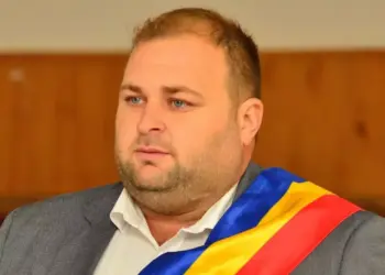 Rețea de furt de curent destructurată: primar din Mureș, printre cei reținuți după descinderi în forță