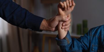 CEDO: violența domestică gravă poate justifica internarea medico-legală a unui agresor