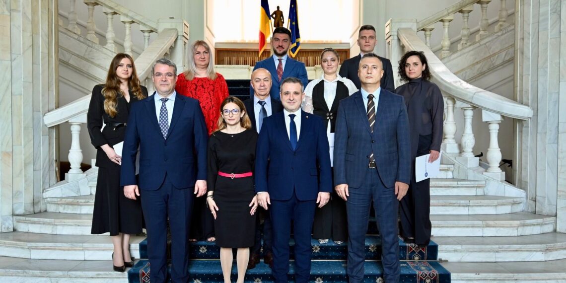 Opt noi notari publici au depus jurământul de credință pentru intrarea în profesie