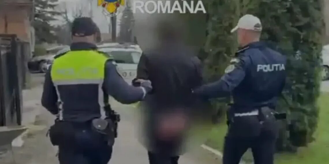 Fostul director al școlii din Aușeu reținut după percheziții și acuzații de abuz asupra elevilor: atingeri nepotrivite și mesaje trimise noaptea