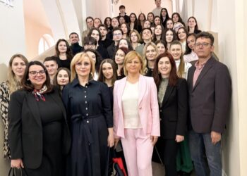 FOTO-VIDEO| Proces simulat, emoții reale: viitorii juriști și-au demonstrat talentul la concursul național de Dreptul Familiei de la Oradea