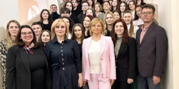 FOTO-VIDEO| Proces simulat, emoții reale: viitorii juriști și-au demonstrat talentul la concursul național de Dreptul Familiei de la Oradea