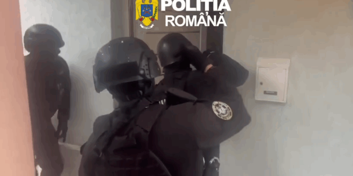 VIDEO. Rețea de fraude cu criptomonede destructurată după percheziții în Cluj și Maramureș. Anchetatorii au descoperit un prejudiciu uriaș