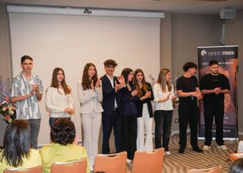 Dincolo de destinație este procesul: Cum a transformat prima ediție bucureșteană „Hug the Unknown by Open Tribe” viziunea tinerilor într-o victorie palpabilă