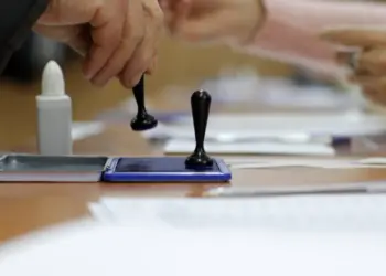 Voturi la plic în Toboliu: 700 de lei, patru inculpați și un dosar de corupere a alegătorilor ajuns în instanță