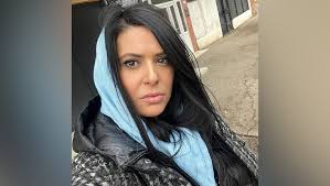 Avocată  condamnată pentru tentativă de omor: a intrat cu mașina într-un motociclist după o cursă ilegală pierdută