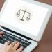 Avocatura clandestină se mută online: strategia UNBR împotriva consultanței juridice oferite fără drept
