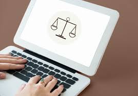 Avocatura clandestină se mută online: strategia UNBR împotriva consultanței juridice oferite fără drept