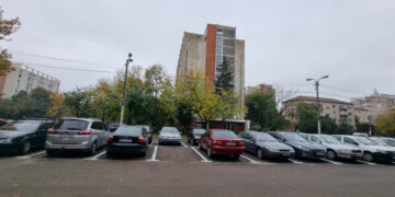 Primăria Oradea verifică automat parcările de domiciliu! Mii de șoferi au primit notificări pentru documente neconforme