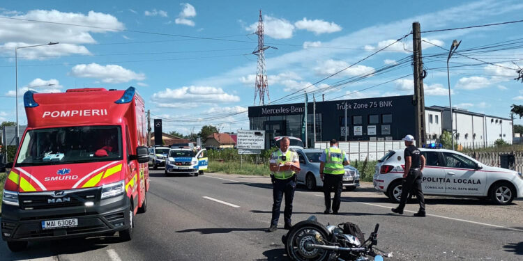 Scene dramatice după două accidente: un motociclist se zbate între viață și moarte, iar un șofer a fost scos dintre fiare