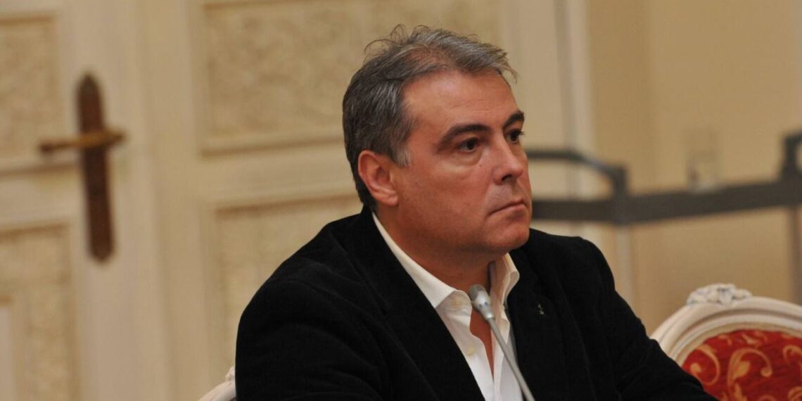 Biblioteca, Facebook și dosarul penal: cum a fost sancționată divulgarea investigației Emiliei Șercan despre doctoratul lui Mircea Geoană