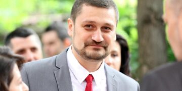 Descinderi la un avocat suspectat că ar fi distribuit mesaje fasciste și legionare pe rețelele sociale