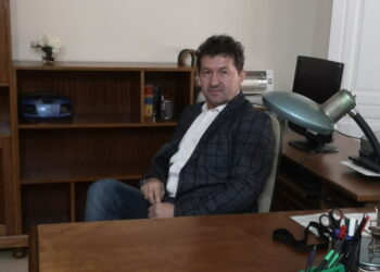 De la catedră în arest preventiv: fostul director din Aușeu, cercetat pentru agresiuni sexuale asupra unor elevi minori
