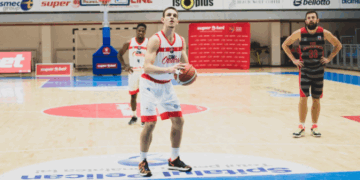 Tudor Fometescu revine la CSM CSU Oradea după patru ani!