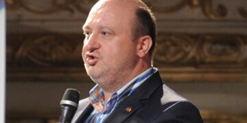 Judecătorii care au condamnat un fost ministru la închisoare cu executare, trimiși în judecată disciplinară din cauza motivării hotărârii
