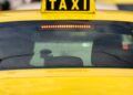 Patru persoane arestate pentru trafic de droguri la Cluj. Un taximetrist își livra clienții și drogurile cu aceeași mașină