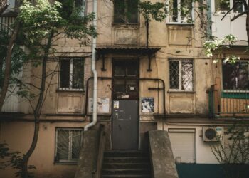 S-a mutat doar în acte. Un militar a luat bani de la Armată pentru un apartament în care nu a stat niciodată