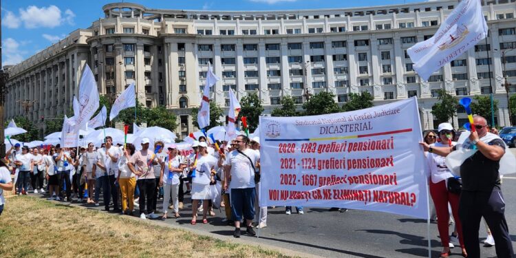 Procesul privind drepturile salariale ale grefierilor a fost amânat. Înalta Curte va decide pe 23 iulie