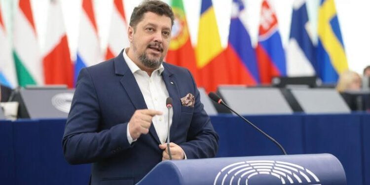 VIDEO. Europarlamentarul Claudiu Târziu: „Statul a trimis oameni abandonați la Viorel Pașca. Cine îi va ajuta de acum înainte?”