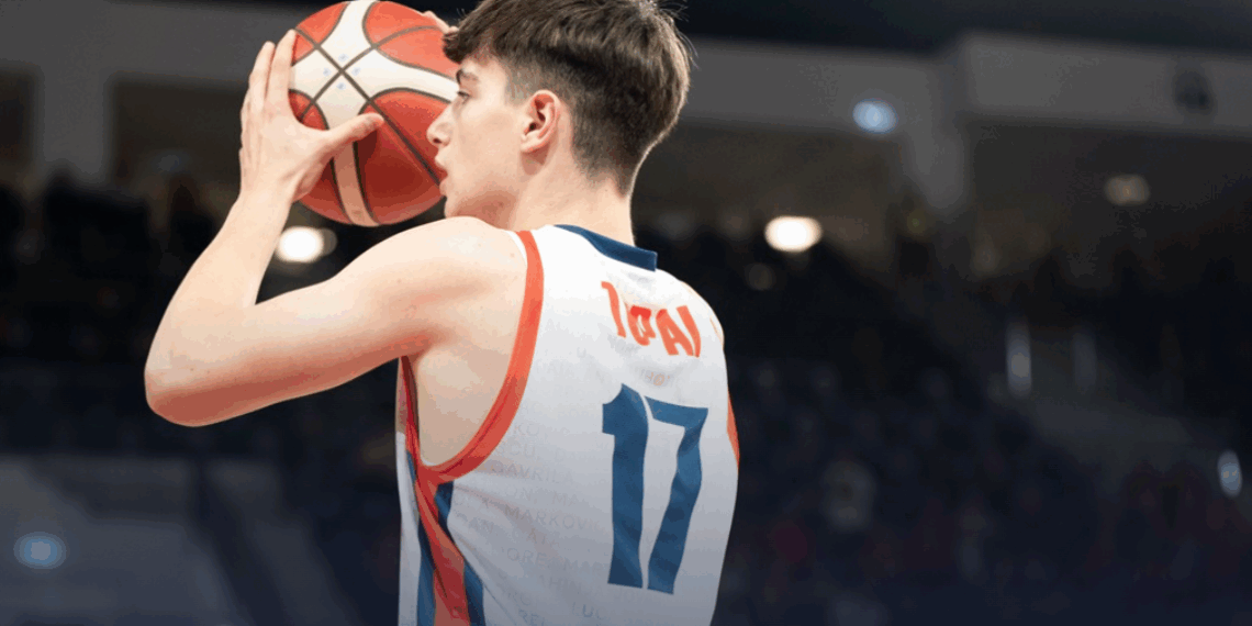 Andrei Topai joacă pentru naționala juvenilă de baschet a României la Campionatul European U18