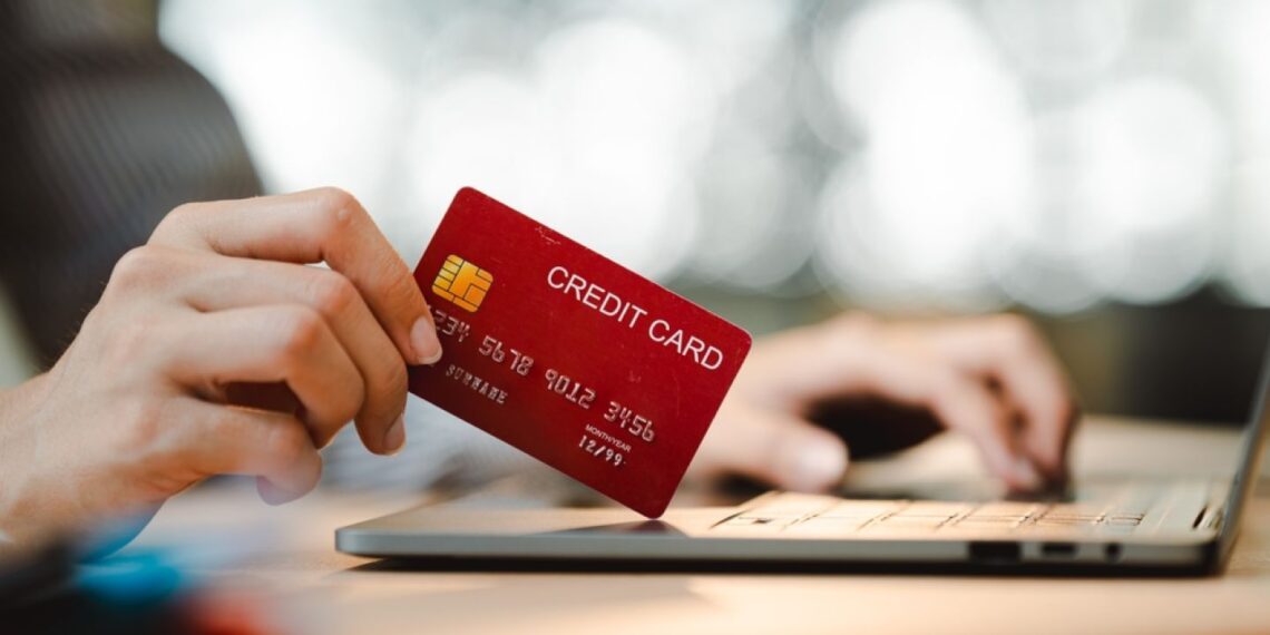Creditul care trebuia să-i stingă datoriile a ajuns în alt cont: două femei, condamnate definitiv după ce au indus în eroare un bărbat