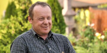 Viorel Pașca va participa la o întâlnire de lucru cu ministrul Dragoș Pîslaru. După trei săptămâni, anunță că reia mesajele de la Dumbrava