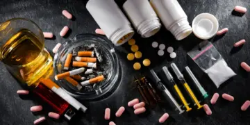 „Vezi că e mare bai!” Clienți prinși cu drogurile, interceptări și condamnări definitive pentru trafic și deținere de droguri pentru consum propriu