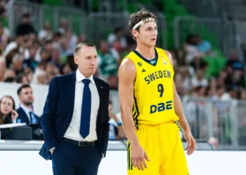 Mikko Riipinen a reușit: Antrenorul echipei CSM CSU Oradea continuă cursa spre Cupa Mondială!